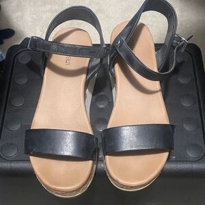 Forever 21 Black and Tan Sandals